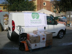 Il furgone di Semi di Pace con i donativi a Lavirono