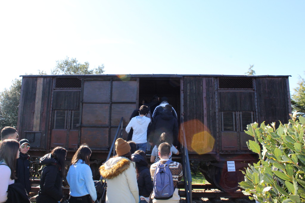 Studenti: Memoriale della Shoah